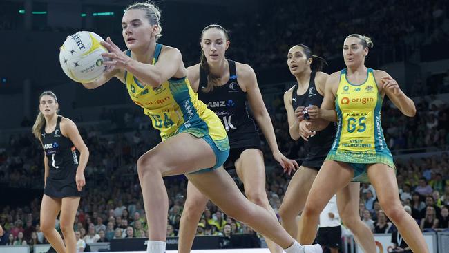 MELBOURNE, AUSTRALIA - OCTOBER 30: Kiera Austin of Australia in action during game four of the Constellation Cup match between Australia Diamonds and New Zealand Silver Ferns at John Cain Arena on October 30, 2024 in Melbourne, Australia. (Photo by Daniel Pockett/Getty Images)