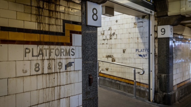 Flinders St station neglect