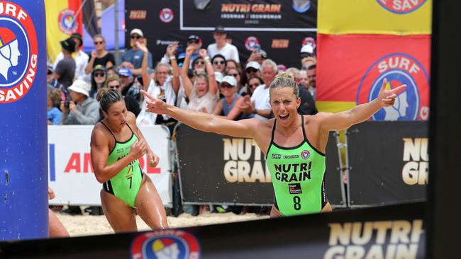 Georgia Miller beat Lana Rogers in the sprint up the beach. Pic: Supplied.