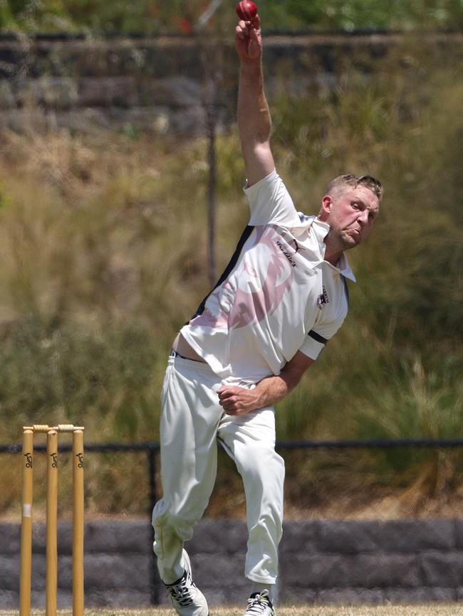 Shaun Foster sends one down for Carrum. Picture: Hamish Blair