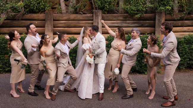 Taryn Stewart and Nicholas Anderson with their bridal party. Pictures: Figtree Pictures