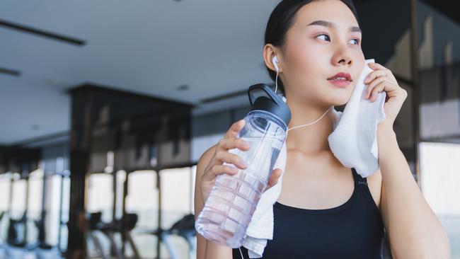 Experts say it’s important to take two towels to the gym. Picture: iStock