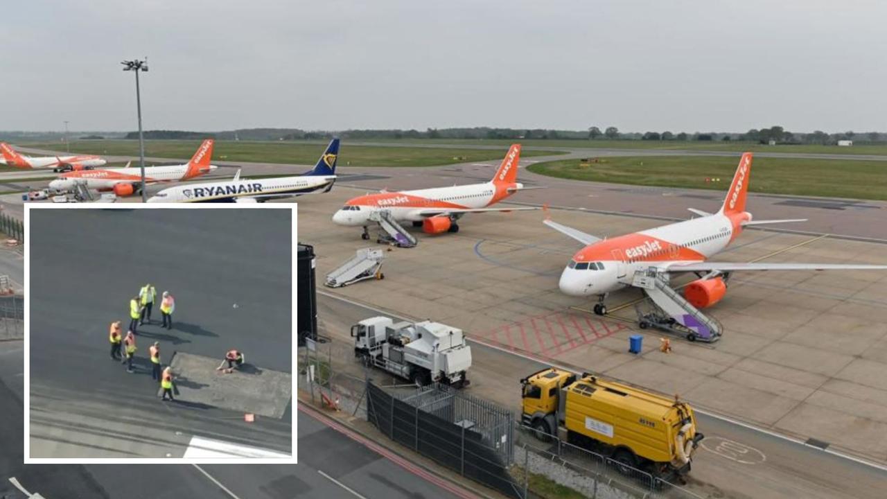 La piste “fond” à l’aéroport de Londres Luton, le Royaume-Uni souffre d’une chaleur extrême