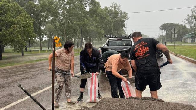 Residents continue to get sandbags in an effort to protect their properties. Picture: Facebook