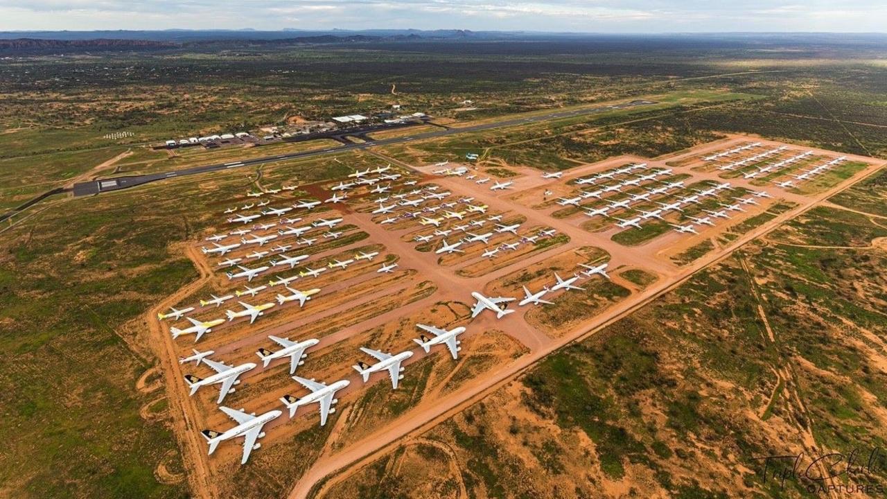 Fleet of Jetstar’s 787 Dreamliners prepare to take off after being ...