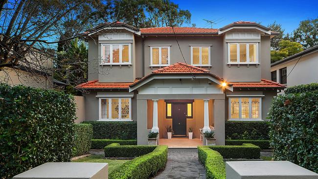 Shock shortages helped push the sale price of this luxury Lane Cove home at 24 Sutherland St $155,000 above its reserve price when it sold at a hot auction this morning.