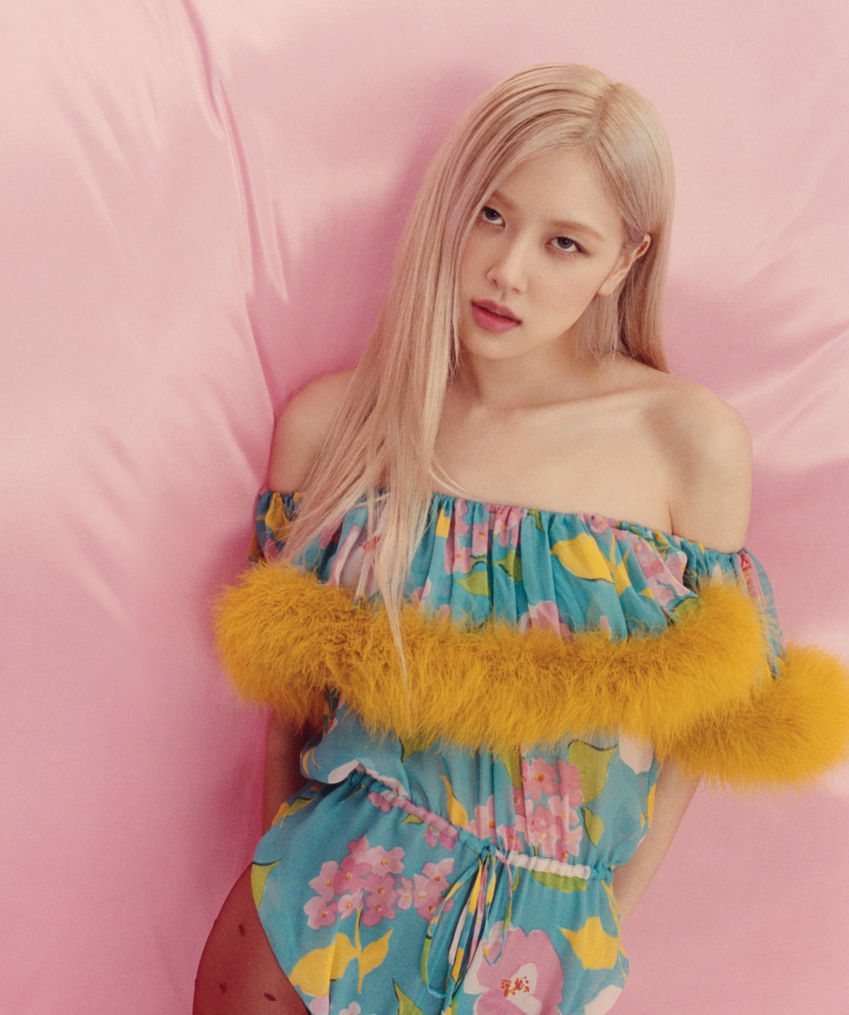 Blackpink'sRosé on the cover of Vogue Australia April 2021. Photographed by Peter Ash Lee. Styled by Christine Centenera.