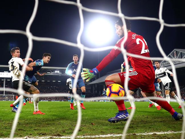 LONDON, ENGLAND - JANUARY 20: Harry Winks of Tottenham scores his sides second goal during the Premier League match between Fulham FC and Tottenham Hotspur at Craven Cottage on January 20, 2019 in London, United Kingdom. (Photo by Clive Rose/Getty Images)