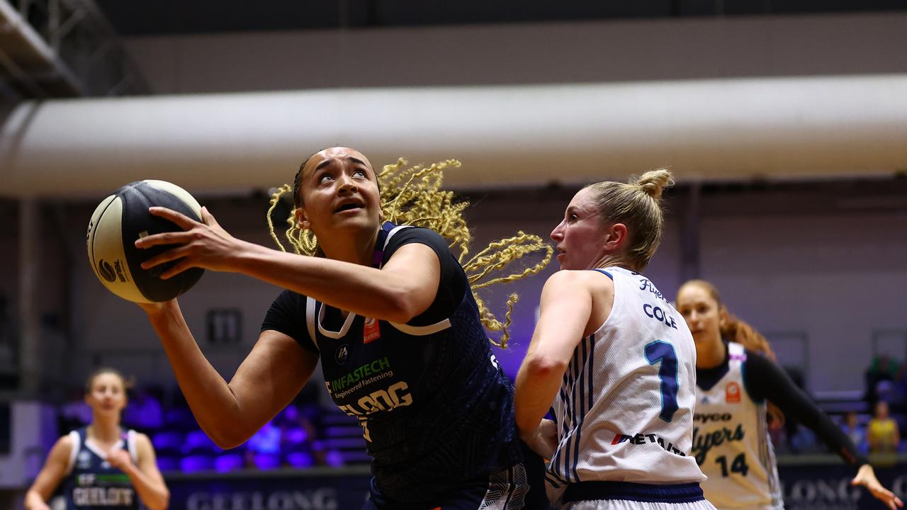 Haley Jones drives to the basket for Geelong. Picture: Graham Denholm/Getty Images