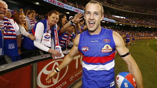 Cross thanked Bulldogs fans for their support after his final game for the club in 2013. 