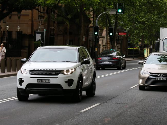 SYDNEY, AUSTRALIA - NewsWire Photos, OCTOBER 12 2021: The streets of Sydney come alive and traffic starts to build up again after Covid-19 lockdown in Sydney. Picture:  NCA NewsWire / Gaye Gerard