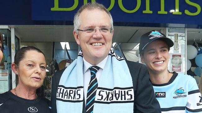 Renai Ross, Deb Dewar, Scott Morison, Alex Stokes-Hughes, Rachel Grant and Mariah Kammas outside Blooms The Chemist Cronulla. Scott Morrison, federal treasurer walks around Cronulla mall. Picture Craig Greenhill