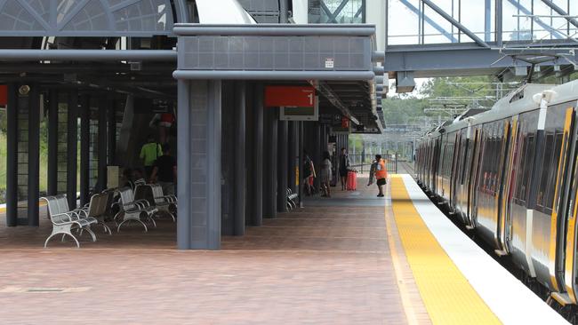 A quiet Helensvale train station at lunchtime. Picture Glenn Hampson