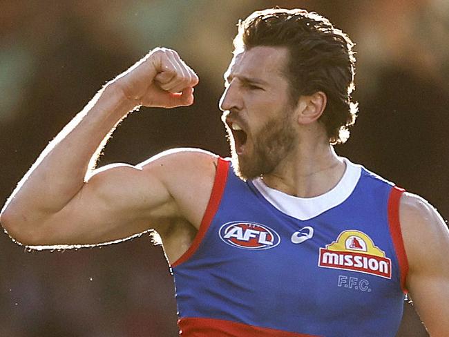 Western Bulldogs Marcus Bontempelli kicks big goal during the Round 20 AFL match between the Sydney Swans and Western Biulldogs at the SCG on July 28, 2024. Photo by Phil Hillyard(Image Supplied for Editorial Use only - **NO ON SALES** - Â©Phil Hillyard )