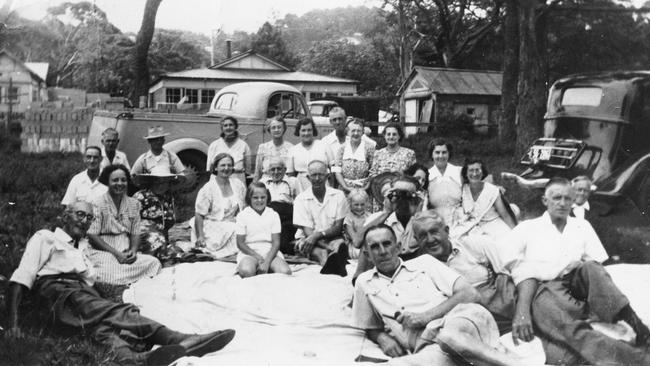 By the mid 1930s a number of houses had sprung up and the area was popular for holidays. Picture: courtesy of Central Coast Library Service