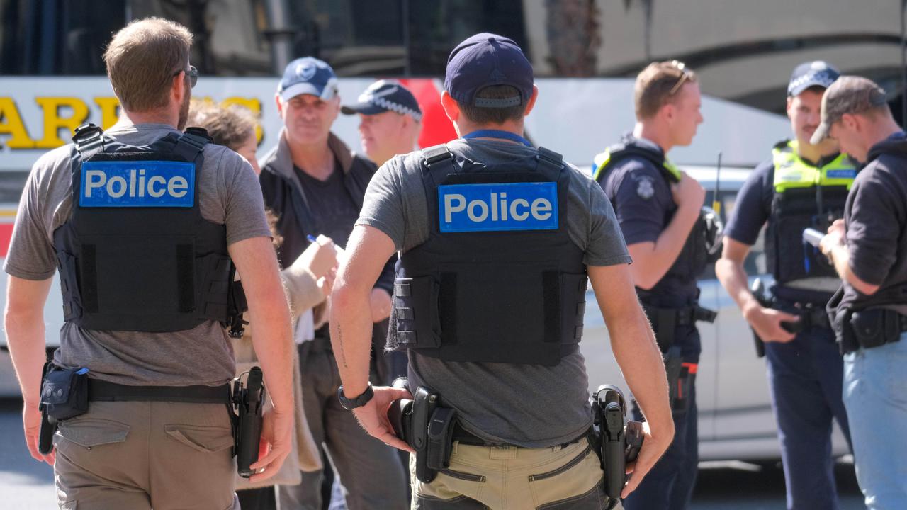 Geelong mall arrest: alleged stolen car parked at Market Square behind ...