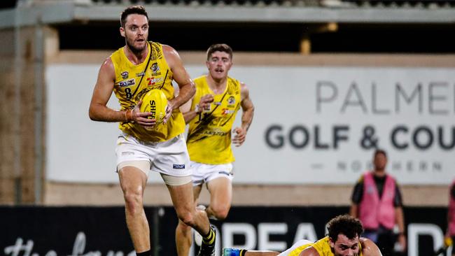 Ben Vile playing for the Nightcliff Tigers in the 2024-25 NTFL season. Picture: Celina Whan / AFLNT Media