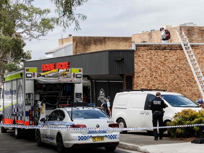 SYDNEY, AUSTRALIA - NewsWire Photos JANUARY 30, 2024: A man has died when he was electrocuted while working on a roof at Engadine in SydneyÃs south. Picture: NCA NewsWire / David Swift