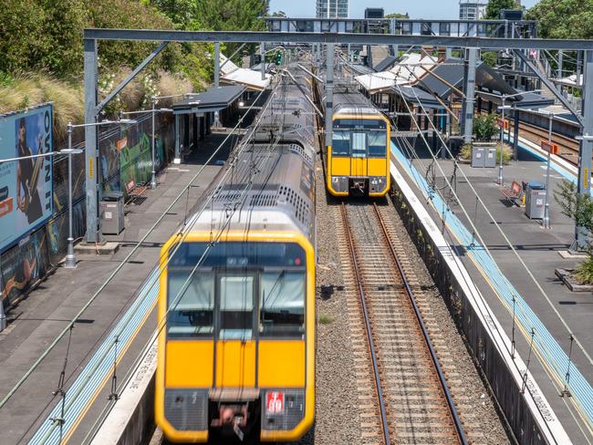 The Daily Telegraph Sunday 24 November 2024Sydney Trains.Sydney Train approaching Erskineville train station. Picture Thomas Lisson