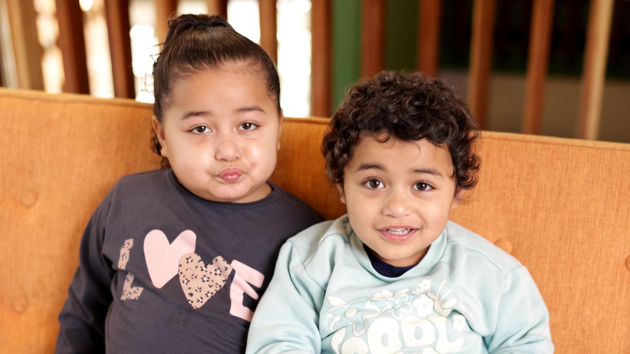 Lavenia Uluakiola (green), Ella Uluakiola (blue). Photo: Steve Pohlner
