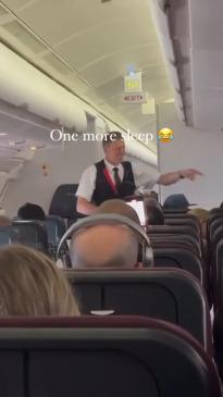 Qantas crew leads Taylor Swift singalong