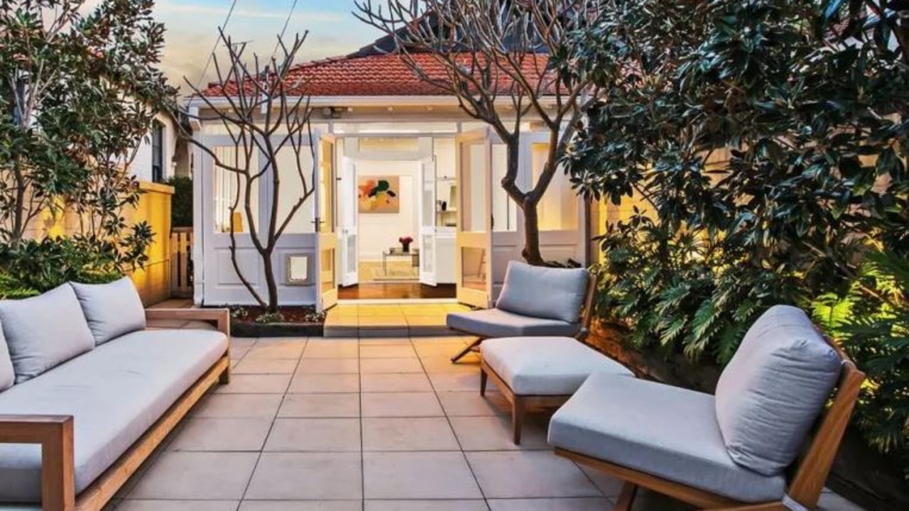 Cass Thorburn nabbed a renovated three-bedroom pad in Sydney’s Neutral Bay in 2019.