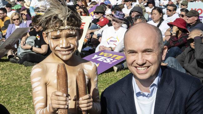 Matt Kean meets Lucas from Brolga Dance Academy at a Yes event in July. Picture: NCA NewsWire / Monique Harmer