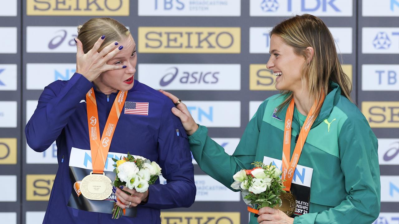 Katie Moon and Nina Kennedy shared a beautiful moment of sportsmanship. (Photo by Patrick Smith/Getty Images)