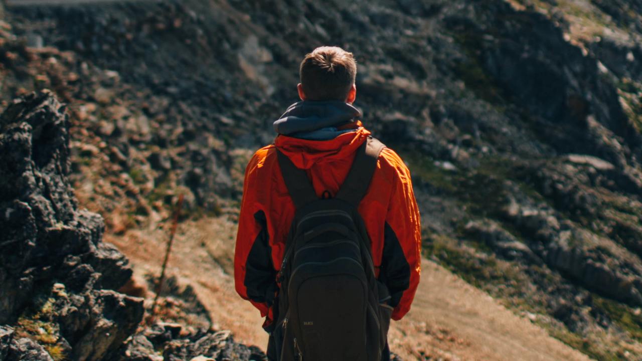 7 Best Hiking Jackets For Men To Buy In Australia In 2021 escape