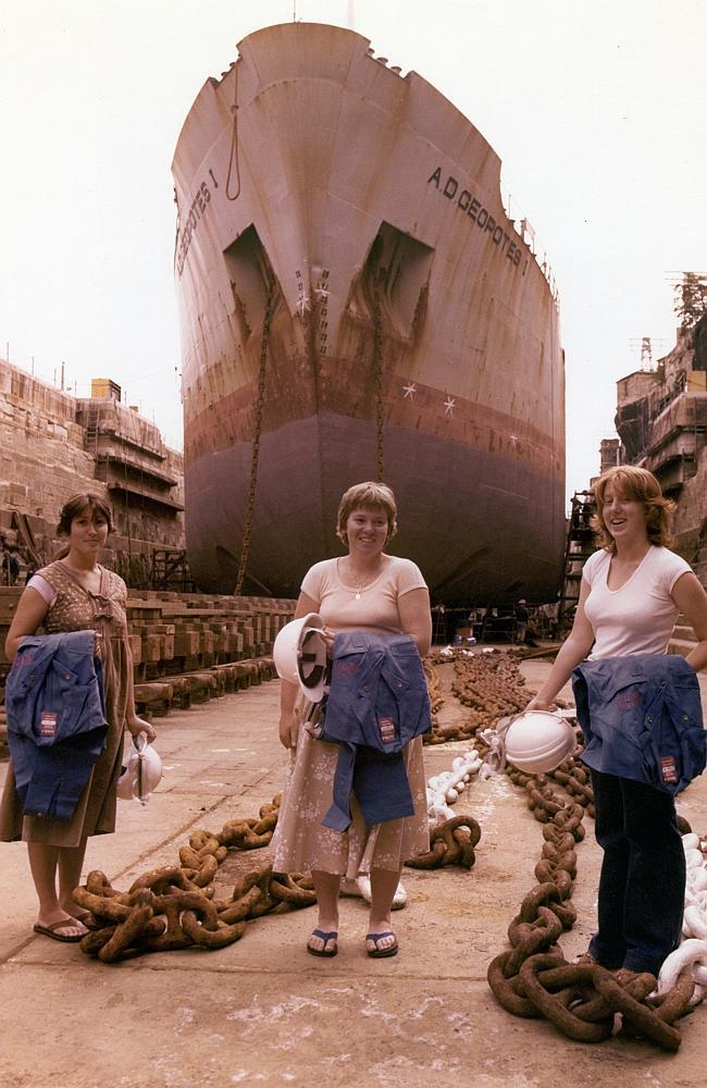 Female apprentices on the floor of Sutherland Dock  Picture courtesy of the John C Jeremy Collection.