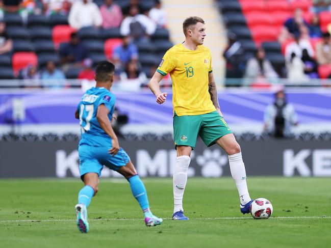 Harry Souttar of Australia (R) towers over his Indian opponent during the AFC Asian Cup Group B match between Australia and India at Ahmad Bin Ali Stadium. Picture: Getty Images