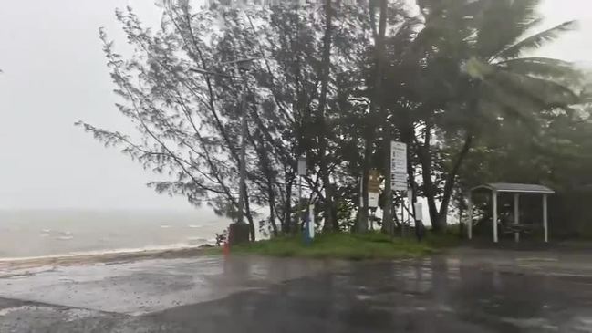 Kurrimine Beach as Cyclone Kimi approaches