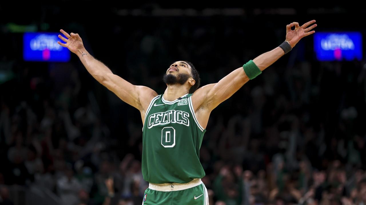 Jayson Tatum 54 poin, Boston Celtics vs Brooklyn Nets, reaksi, video, Ben Simmons kembali, Kyrie Irving dicemooh, Kevin Durant