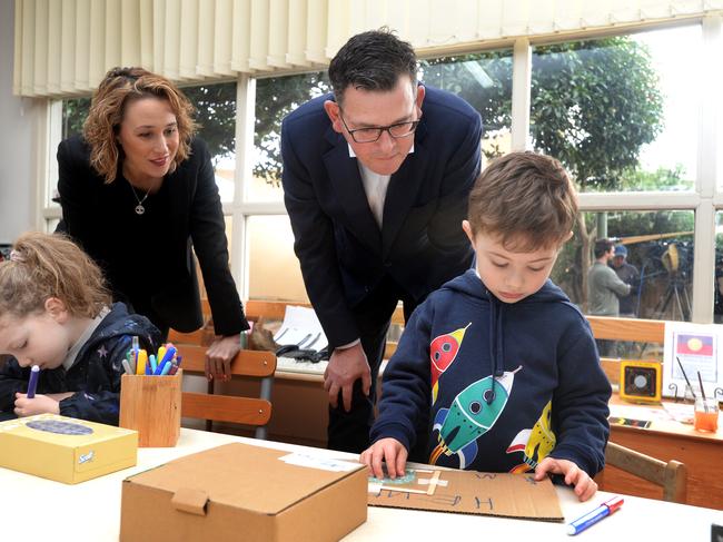 MELBOURNE, AUSTRALIA - NewsWire Photos JUNE 16, 2022: Victorian Premier Daniel Andrews and Gabrielle Wiliams, Minister for Women, visit the Alfred Nuttall Memorial Kindergarten in Fairfield. Picture: NCA NewsWire / Andrew Henshaw