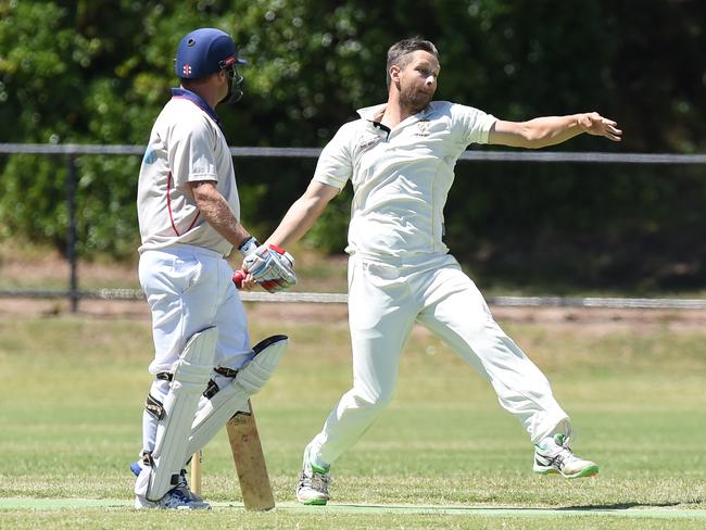 Chris Cleef bowling for Seaford in 2017. Picture: Chris Eastman