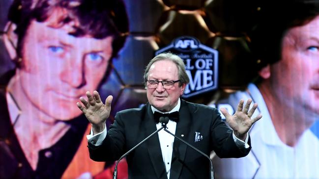 Kevin Sheedy speaks to guests after he was inducted as a Legend at the 2018 Australian Football Hall of Fame induction dinner Picture: AAP