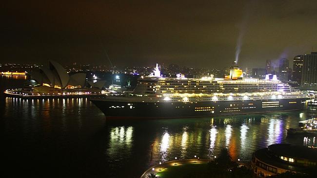 Super liner Queen Mary 2 docking at Circular Quay early this morning.