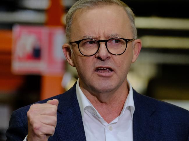 Farcical scrambling shows Albanese not ready to lead