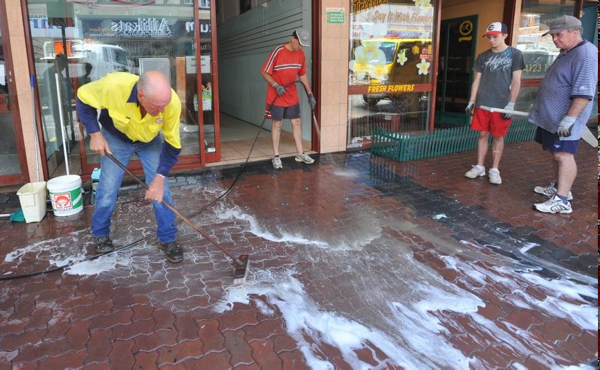 Maryborough floods - Kent St clean-up. . Picture: Alistair Brightman