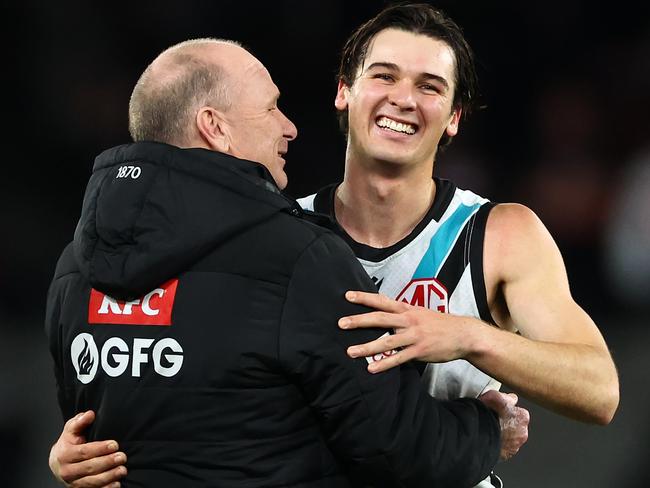 Rozee (right) says Ken Hinkley has been a father figure to a lot of younger players. Picture: Quinn Rooney/Getty Images