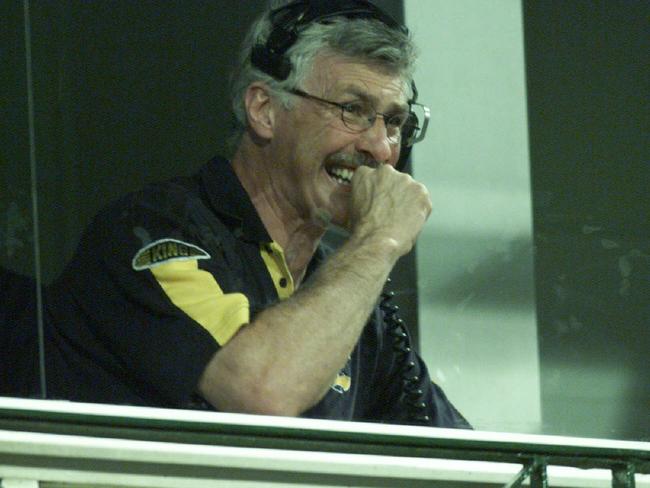 An animated Mick Malthouse in the dying minutes of 1999 qualifying final.