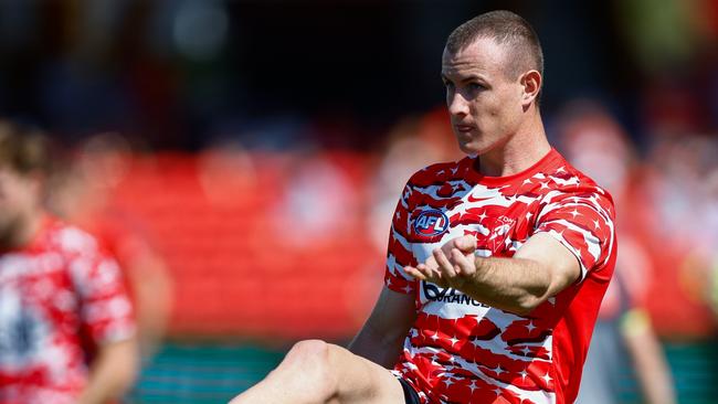 GOLD COAST, AUSTRALIA - APRIL 27: Chad Warner of the Swans warms up prior to the 2025 AFL Round 07 match between the Gold Coast Suns and the Sydney Swans at People First Stadium on April 27, 2025 in the Gold Coast, Australia. (Photo by Russell Freeman/AFL Photos via Getty Images)