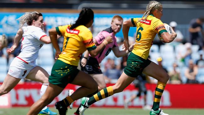 Ali Brigginshaw makes a break for the Jillaroos.