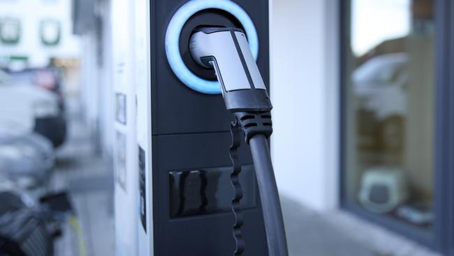 Electric charge stations might not cost as much as you think, but having a garage could make a difference for home buyers with an electric vehicle.