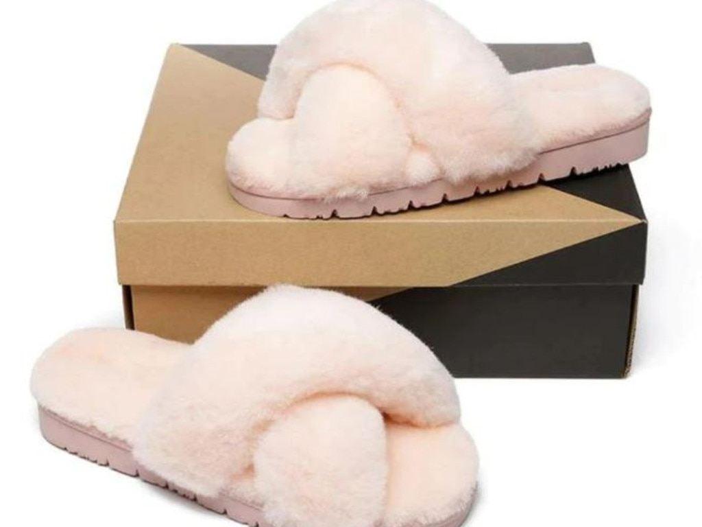 Save $100 on Leanna Women Fluffy Crossover Slides at UGG Express.