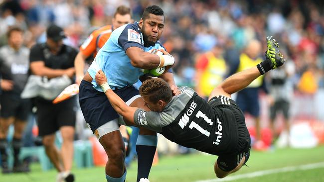 Naiyaravoro channels Jonah Lomu against the Crusaders.