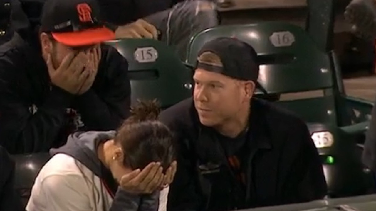 MLB: San Francisco Giants fan waiting for foul ball accidentally picks up  fair ball, embarrasses girlfriend, booed out of the stadium