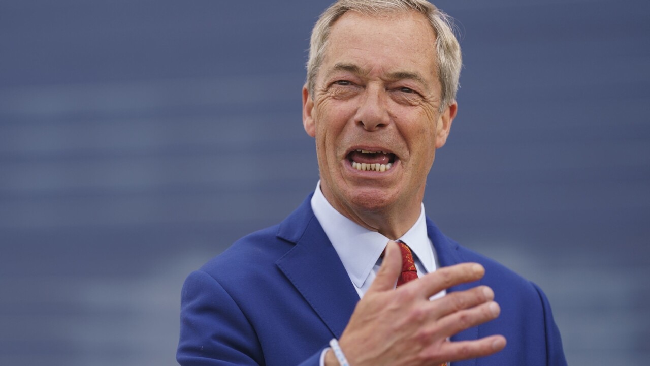 Nigel Farage gaining campaign momentum