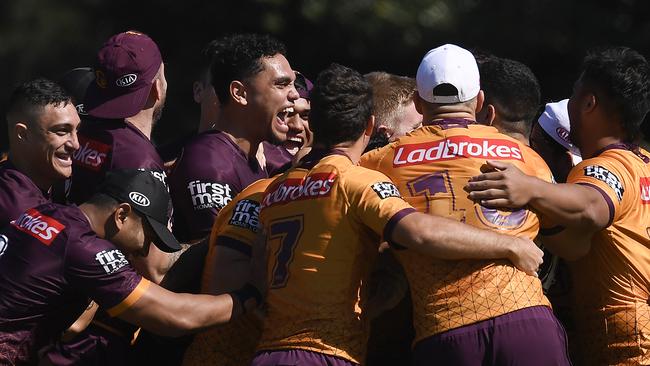 BRISBANE, AUSTRALIA - AUGUST 13: Players warm up during a Brisbane Broncos NRL training session at the Clive Berghofer Centre on August 13, 2020 in Brisbane, Australia. (Photo by Albert Perez/Getty Images)