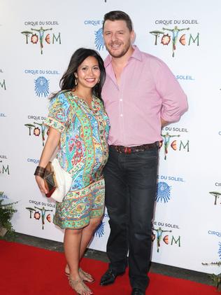 Leggy Samantha Harris stuns at the premiere of Totem showing off her ...